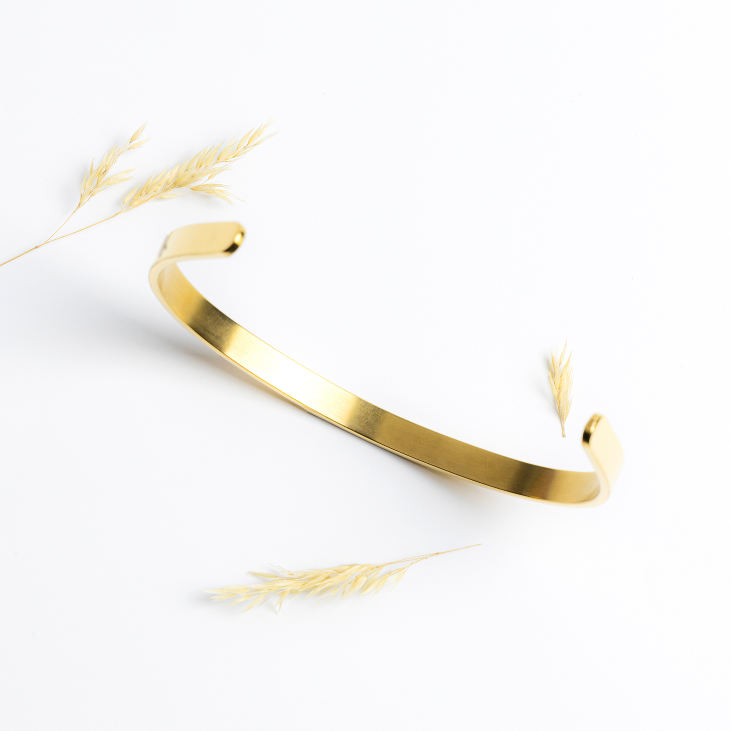 SAN_MARCOS_ACADEMY_BEARS_Gold_Lifestyle_01_Mockup.png